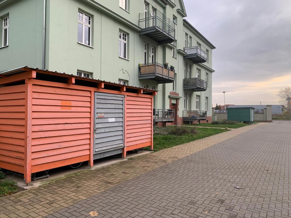 Ruhig - Privatparkplatz - Barrierearm Quiet - Private Car Park - Low Barrier Magdeburg Exterior photo
