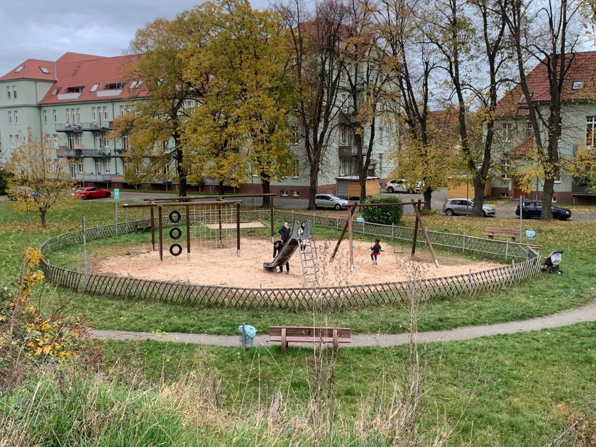 Ruhig - Privatparkplatz - Barrierearm Quiet - Private Car Park - Low Barrier Magdeburg Exterior photo